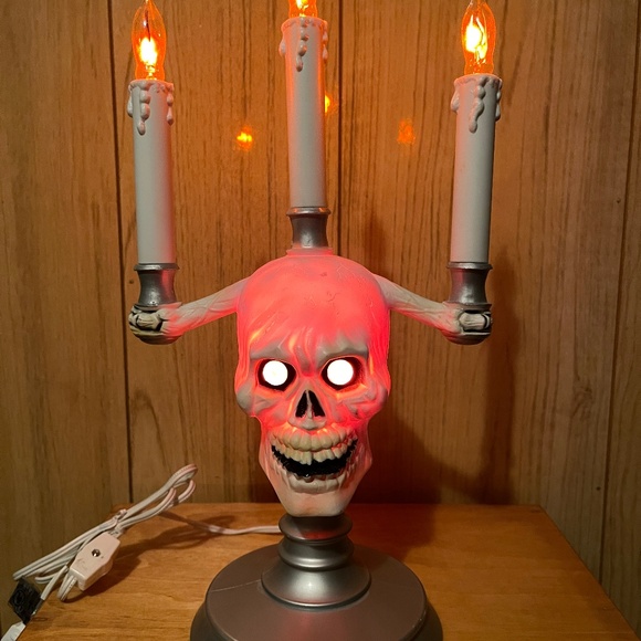 Trendmasters 1994 flickering light up scull candelabra Halloween decor - Picture 1 of 10